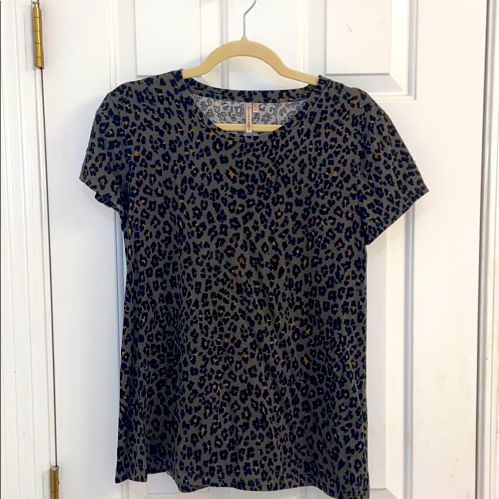 Banana Republic Cheetah Print Short Sleeve Tee